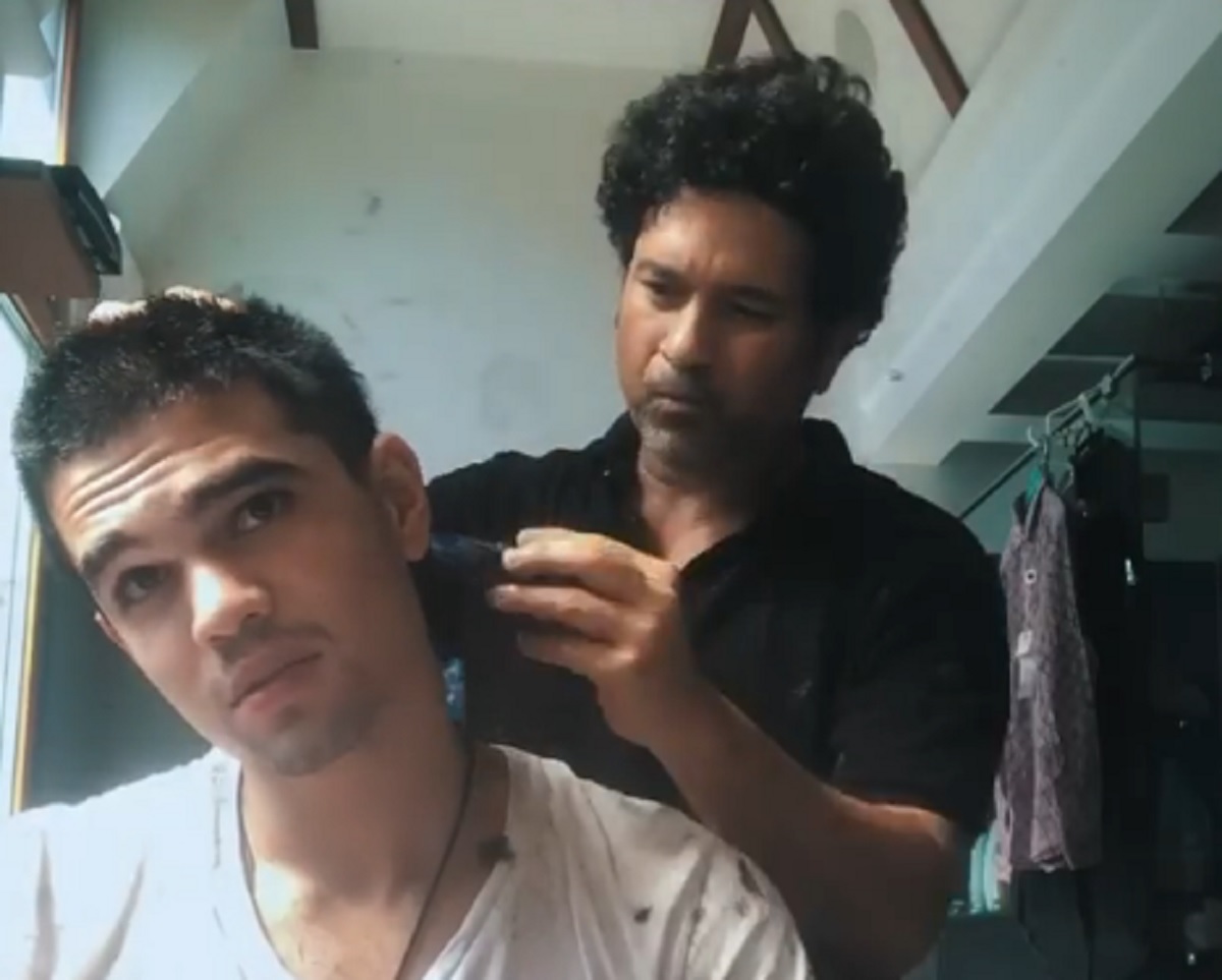 লকডাউনে নাপিত শচীন টেন্ডুলকার!