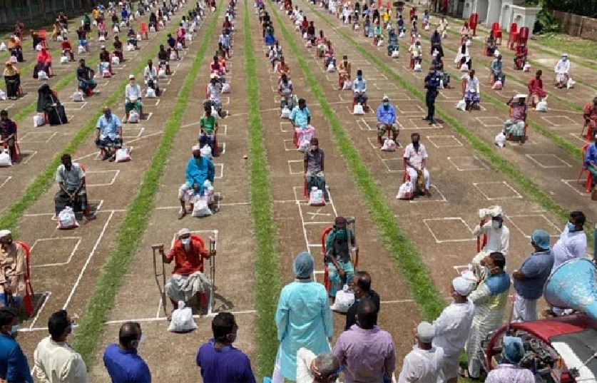 ভোলায় এমপি শাওনের ত্রাণ ও শিশুখাদ্য বিতরণ