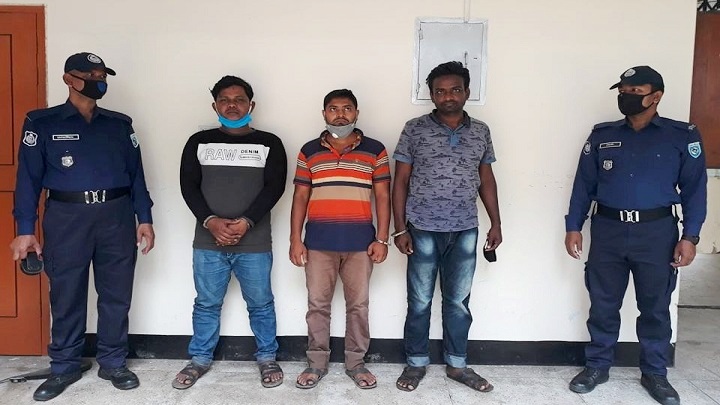 ঠাকুরগাঁওয়ে তিন ভুয়া ডিবি আটক