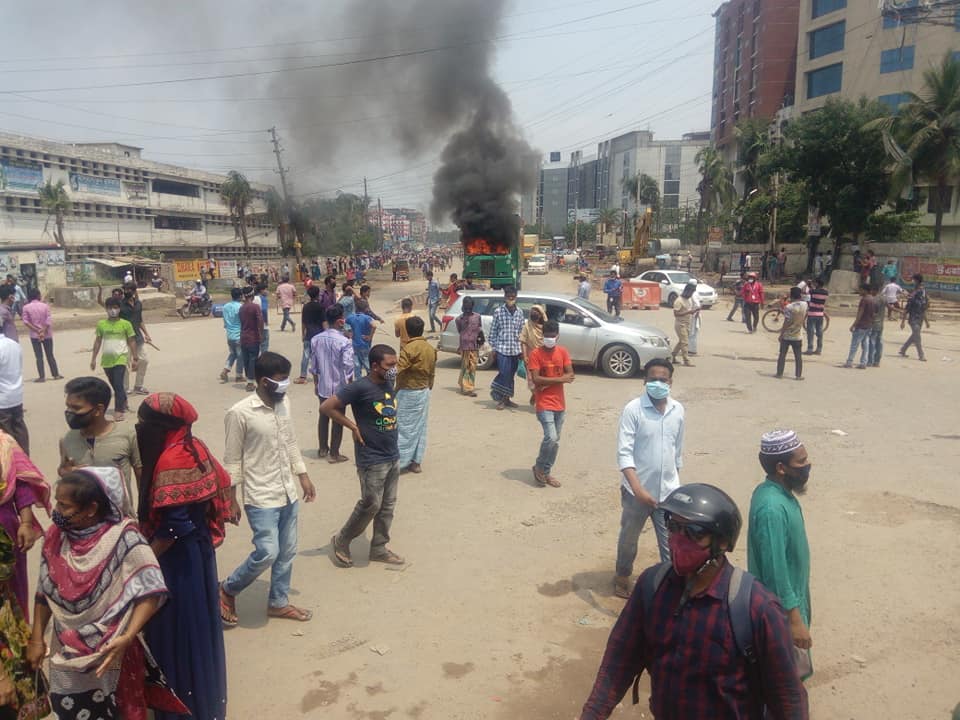 বেতন-ভাতা পরিশোধের দাবিতে উত্তাল টঙ্গী