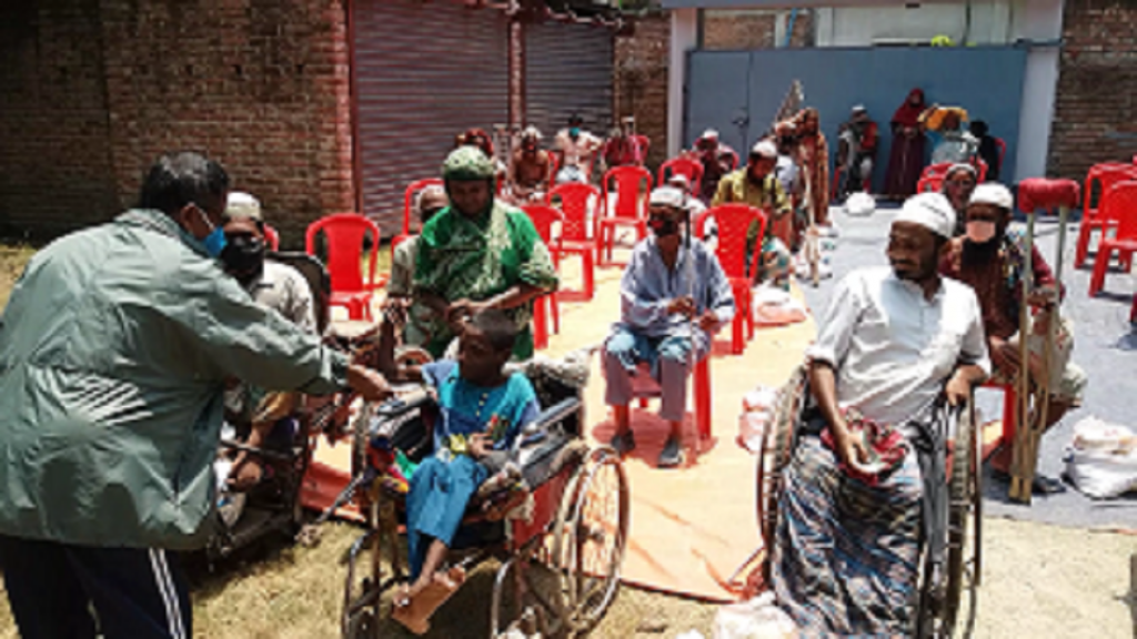 মাগুরা সাকিব আল হাসান ফাউন্ডেশনের পক্ষ থেকে দেয়া হলো ঈদ উপহার