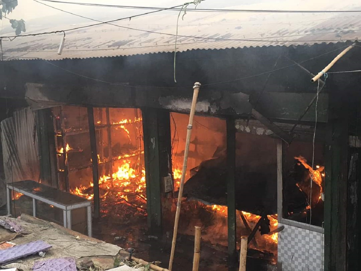 নারায়ণগঞ্জে অর্ধশত দোকান পুড়ে ছাই