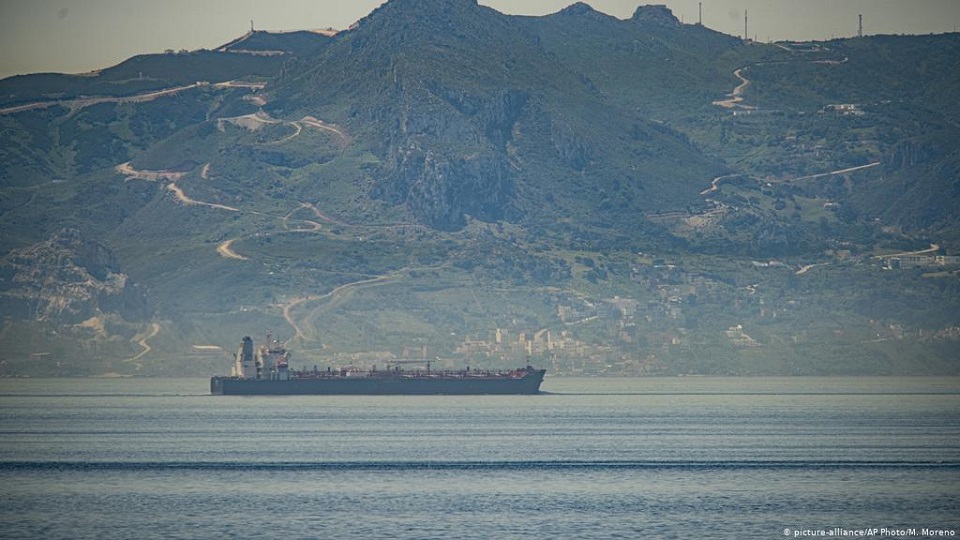 মার্কিন হুঁশিয়ারি উপেক্ষা করেই ভেনেজুয়েলাকে গ্যাসোলিন পাঠালো ইরান