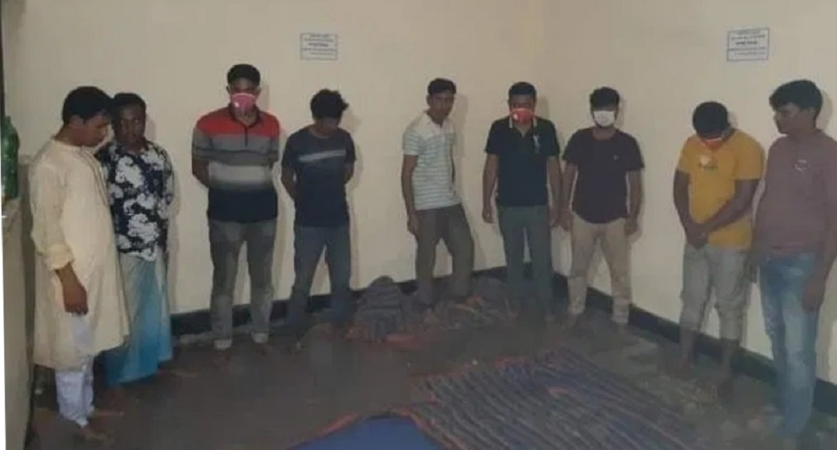 তিন জনপ্রতিনিধিসহ নয় জুয়াড়ি আটক
