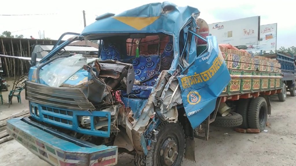 সিরাজগঞ্জে সড়ক দুর্ঘটনায় দুই শ্রমিক নিহত