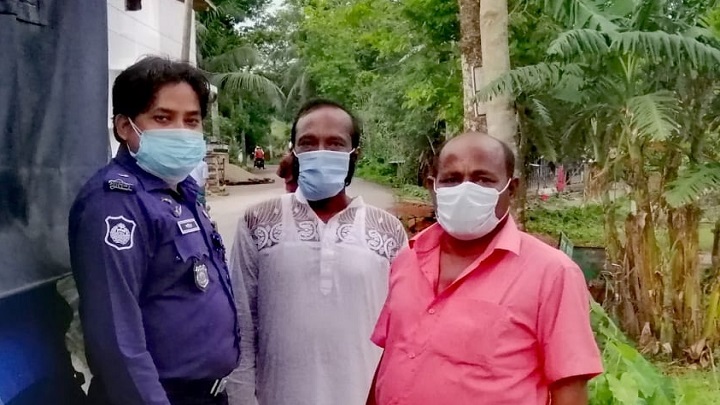 মাদ্রাসার অফিস সহকারীকে জুতার মালা পরিয়ে হেনস্তা, ইউপি চেয়ারম্যান গ্রেফতার