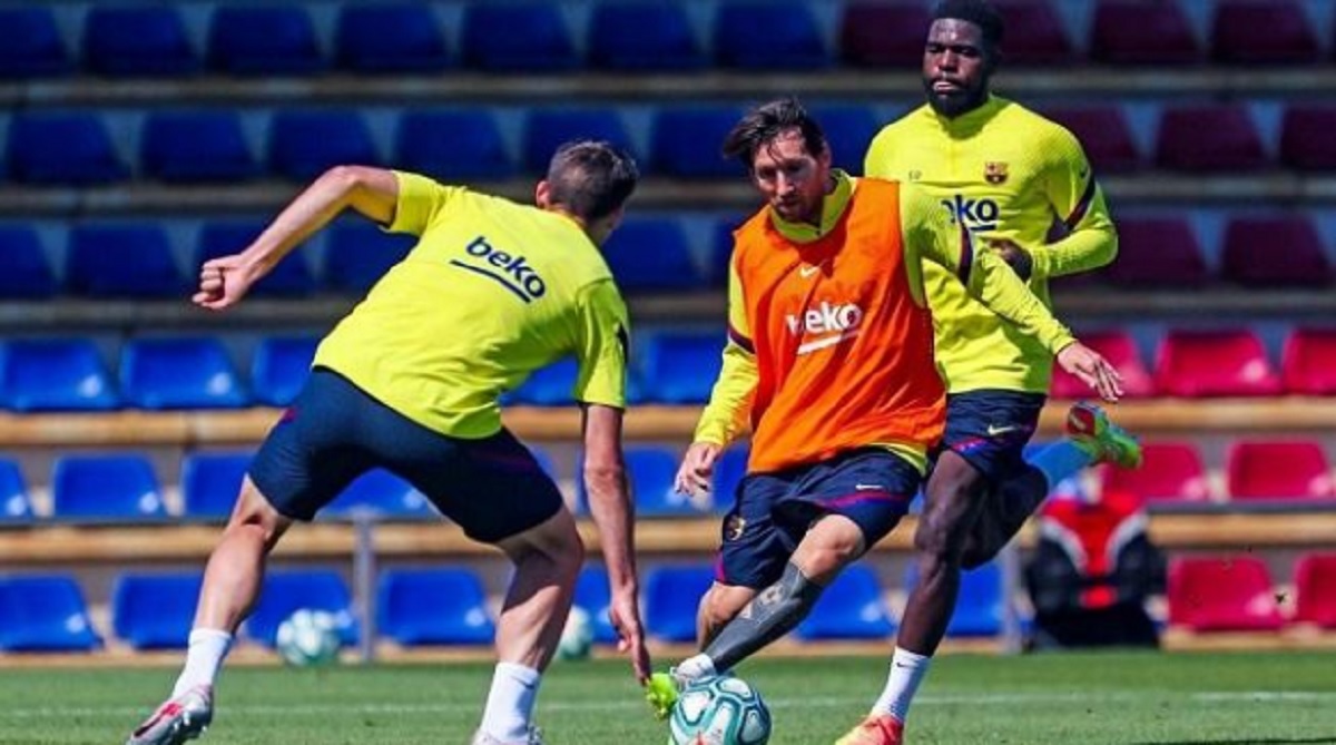 আজ মাঠে নামছে মেসির বার্সেলোনা