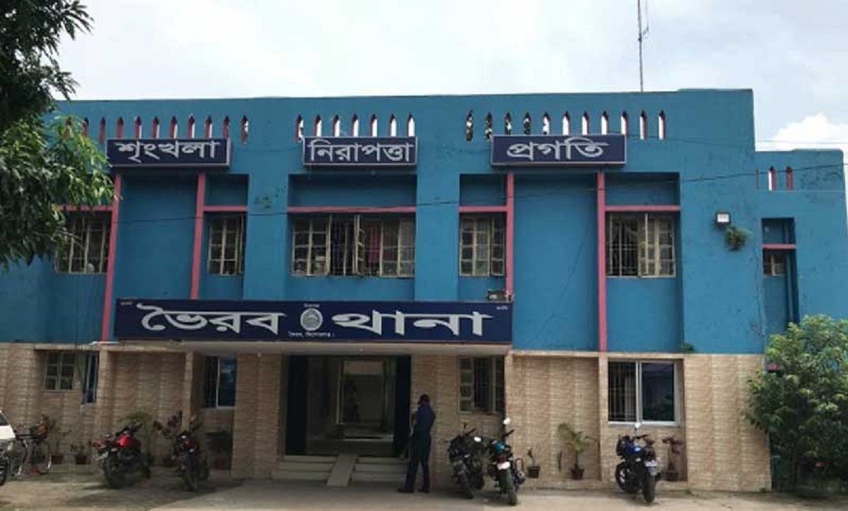 ভৈরবে ৫ বছরের শিশু ধর্ষণ, ধর্ষক গ্রেফতার ভৈরবে ৫ বছরের শিশু ধর্ষণ, ধর্ষক গ্রেফতার