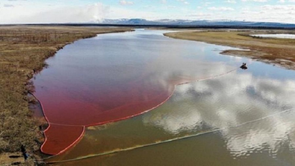 রাশিয়ায় জ্বালানি ট্যাংক দুর্ঘটনা: জরুরি অবস্থা জারি প্রেসিডেন্টের