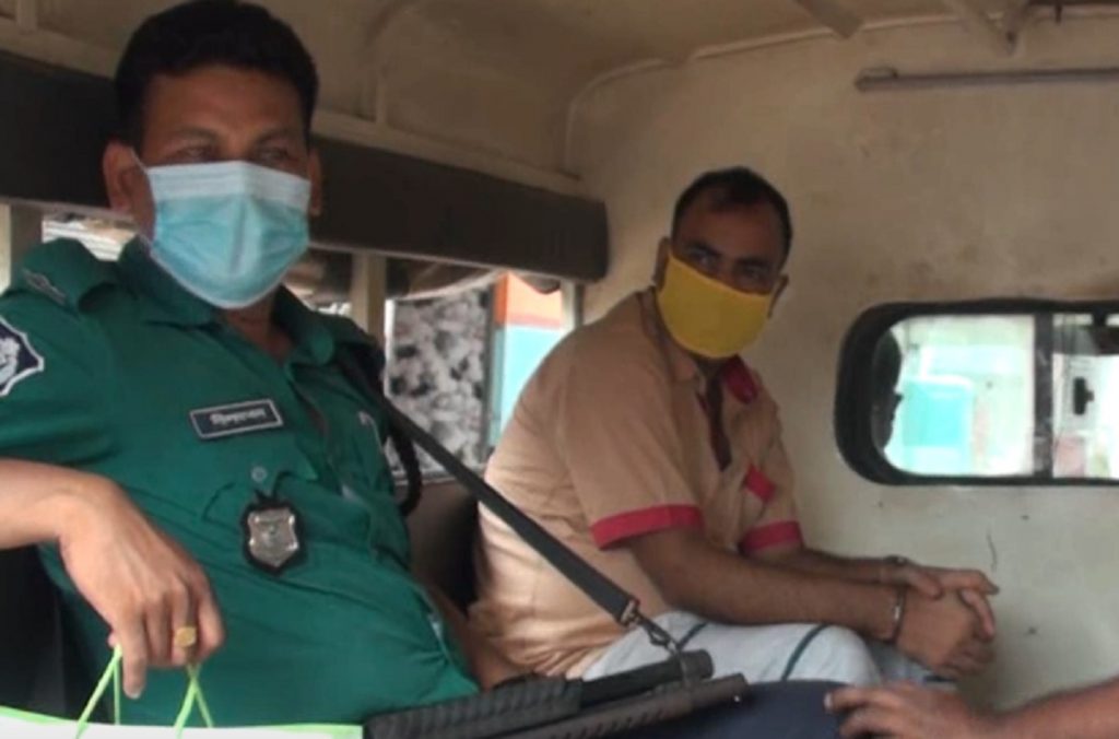 গাজীপুরে ভুয়া মেজর আটক