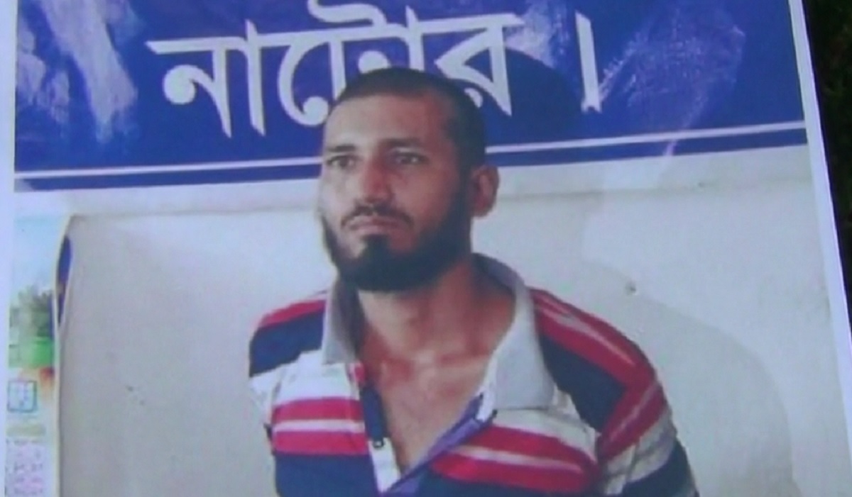 ঘুমের ওষুধ খাইয়ে বালিশ চাপা দিয়ে স্ত্রীকে হত্যা