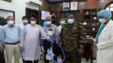 ঢামেকে ‘হাই ফ্লো নাসাল ক্যানুলা মেশিন’ দিলেন পররাষ্ট্র প্রতিমন্ত্রী