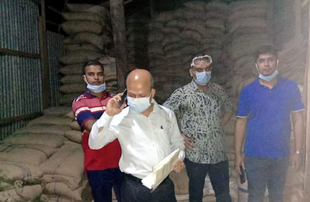 নোয়াখালীতে ত্রিশ মেট্রিক টন গম জব্দ