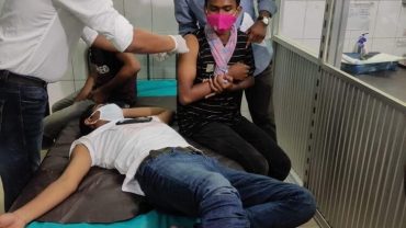 টিএসসিতে সৈকতের সহযোগীদের সাথে ছাত্রদলকর্মীদের মারামারি
