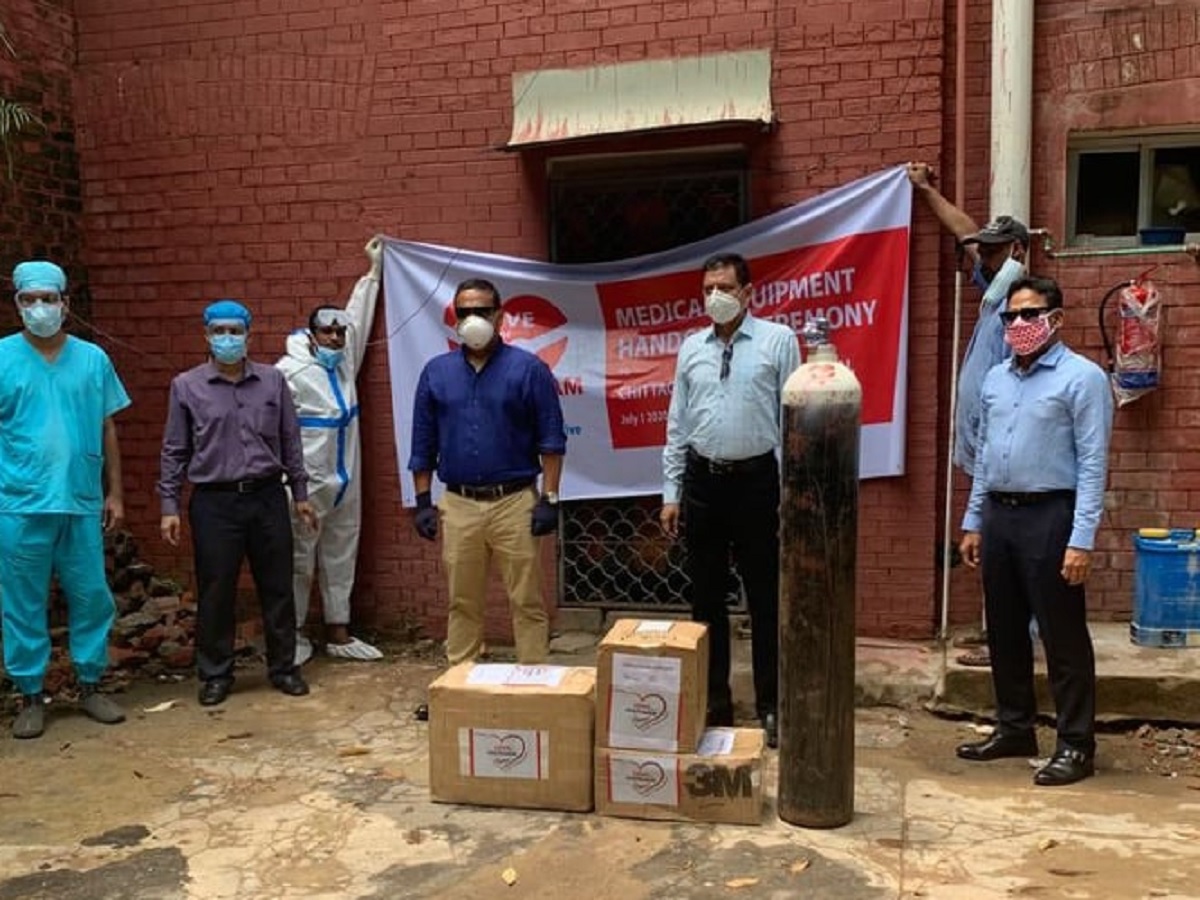 ‘লাভ ফর চট্টগ্রাম’ এর মেডিকেল সামগ্রী বিতরণ