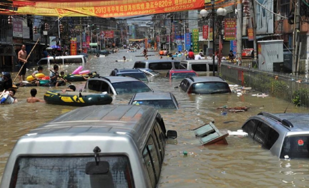 ৭০ বছরের মধ্যে সবচেয়ে ভয়াবহ বন্যার কবলে চীন ৭০ বছরের মধ্যে সবচেয়ে ভয়াবহ বন্যার কবলে চীন