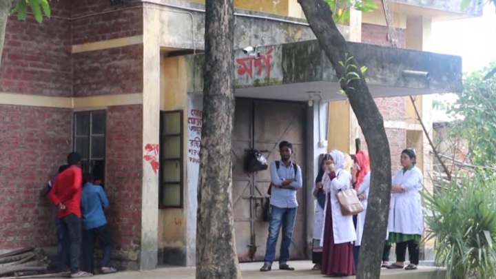 ছাগলনাইয়ায় দুই পক্ষের গোলাগুলিতে মাদক ব্যবসায়ী নিহত