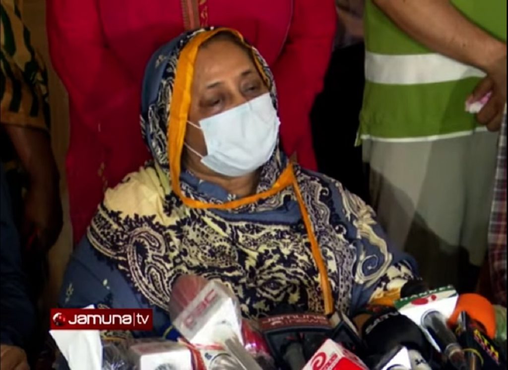 কান্নাজড়িত কণ্ঠে সিনহা হত্যার বিচার চাইলেন মা