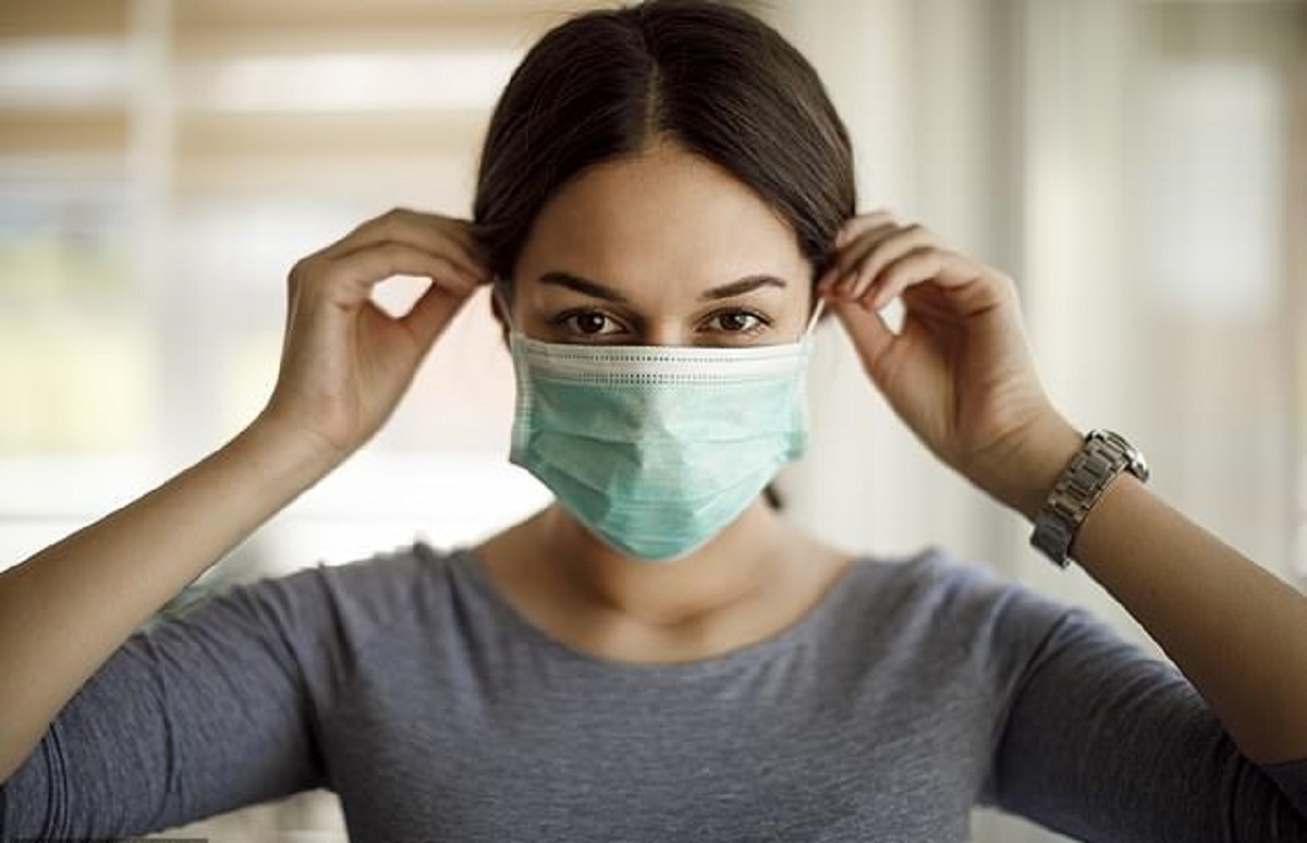 মাস্কের কারণে বাড়ছে মাড়ি-দাঁতের সমস্যা, চিকিৎসকদের সতর্কবার্তা