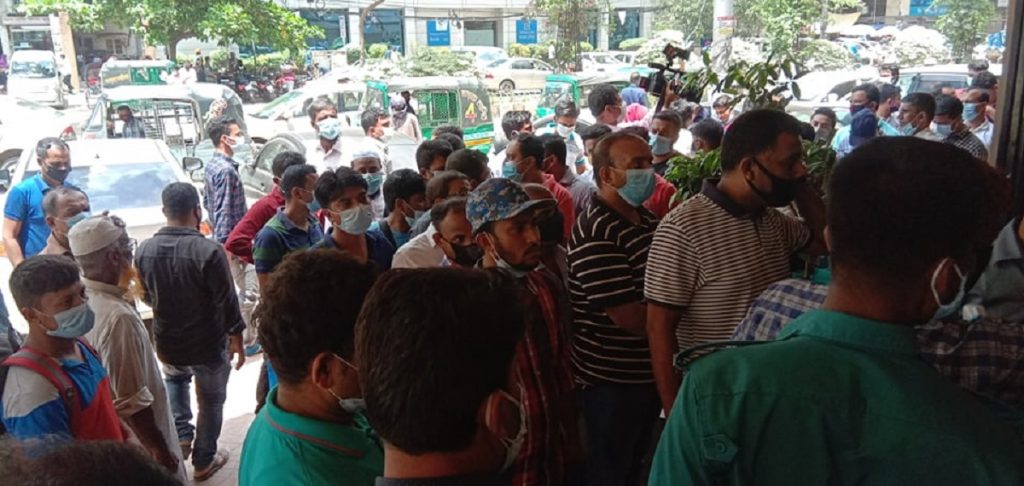 টিকেট নেই বিমান অফিসে, দালালের কাছে মিলছে বাড়তি টাকায়