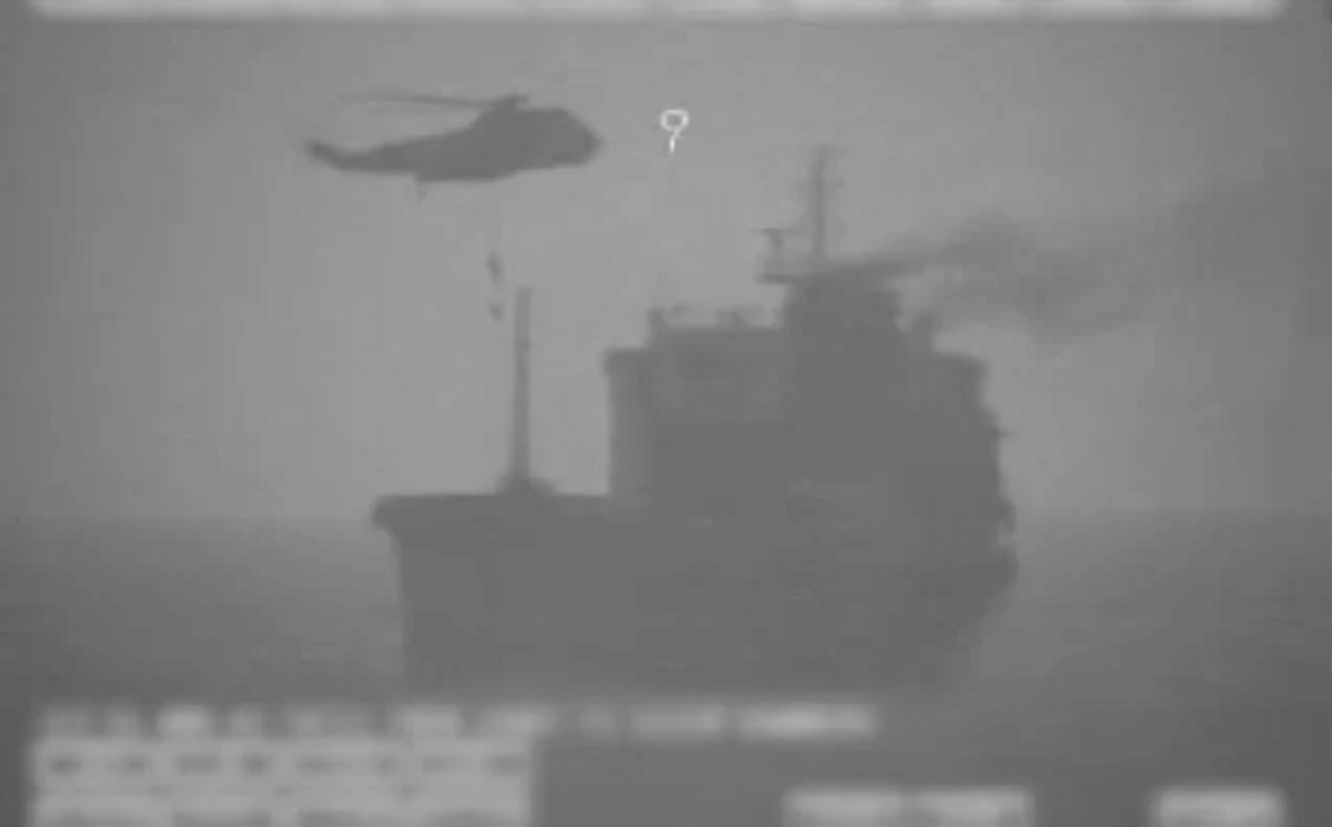 হরমুজ প্রণালিতে লাইবেরিয়ান জাহাজ আটক ইরানের