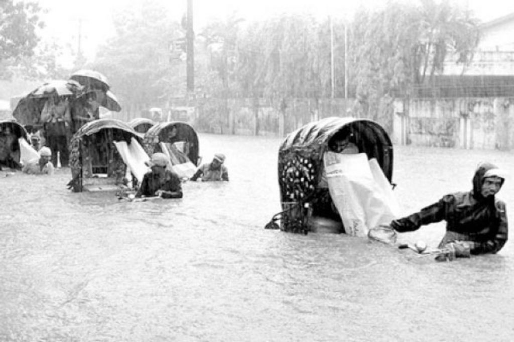 চট্টগ্রামে জোয়ারের পানিতে ডুবেছে নগরীর নিচু এলাকা