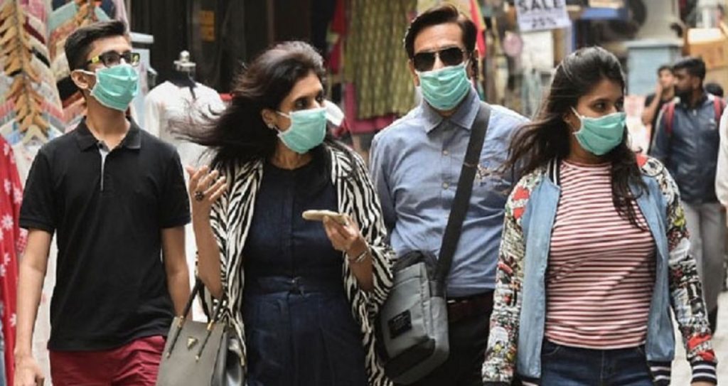 ফ্রান্সে জনসমাগমে মাস্ক না পড়ায় দেড় শতাধিক মানুষকে জরিমানা