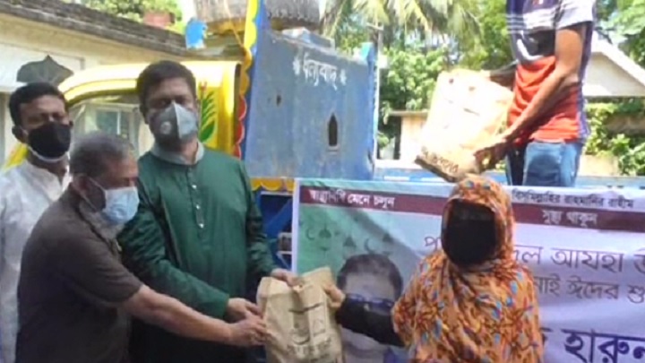 নোয়াখালীর সেনবাগে ঈদ উপহার পেলো ৫৮০ পরিবার