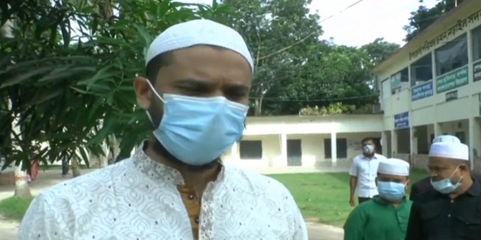 করোনামুক্তির পর ঈদের নামাজে মাশরাফি