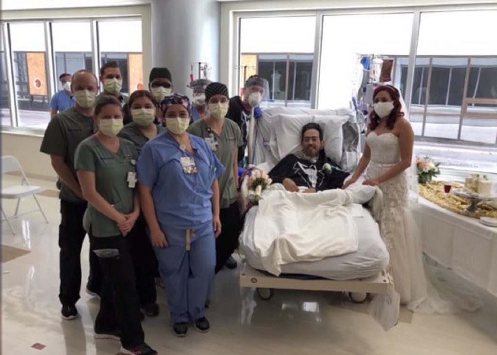 হাসপাতালে বিয়ে করলেন করোনা রোগী