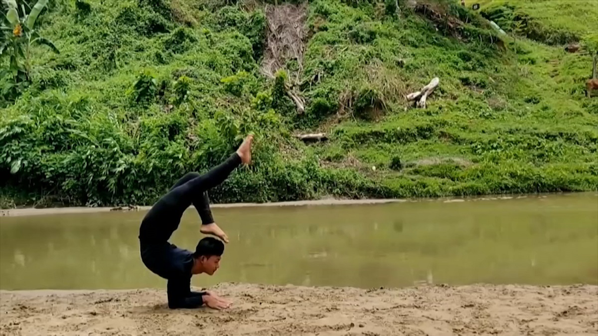 পাহাড়ের সবার কাছে তিনি এখন ‘বিস্ময় বালক’