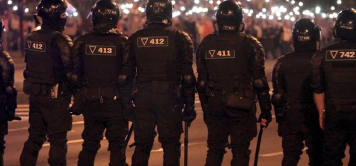 বেলারুশের পশ্চিম সীমান্তে সেনা মোতায়েন বেলারুশের পশ্চিম সীমান্তে সেনা মোতায়েন