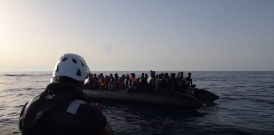 ভূমধ্যসাগরে নৌকায় ভেসে থাকা অবস্থায় ৯৭ অভিবাসন প্রত্যাশী উদ্ধার