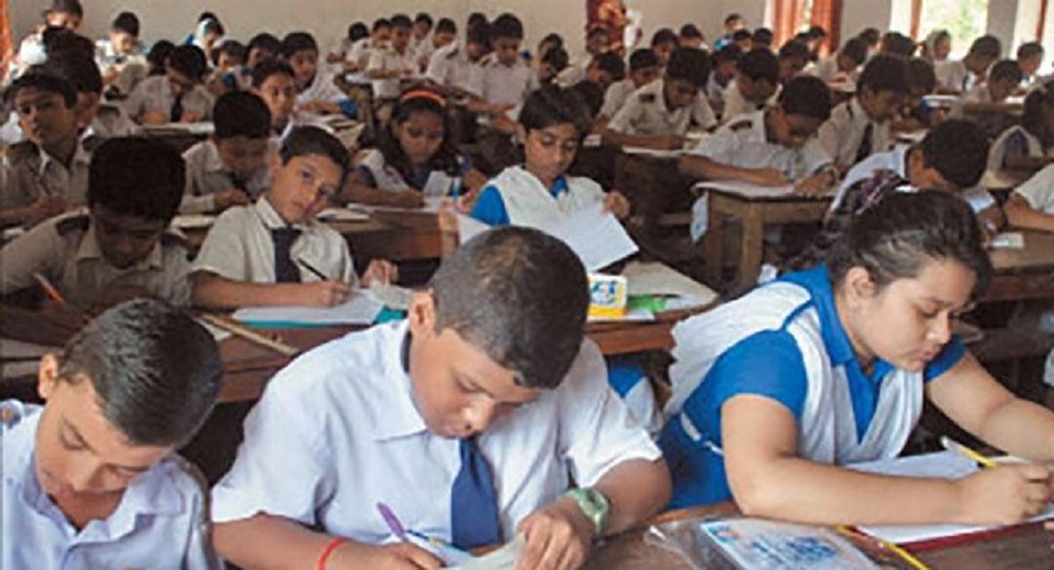 প্রাথমিকেই ঝরতে পারে শিক্ষার্থী, বাধাগ্রস্ত স্বাক্ষরতা কর্মসূচিও