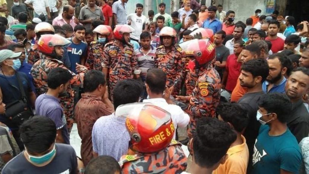 গাইবান্ধায় ভবন ধসে শ্রমিকসহ নিহত ২, আহত ২