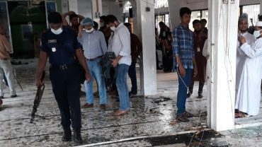 মসজিদের উত্তর পাশে ৬টি লিকেজের সন্ধান