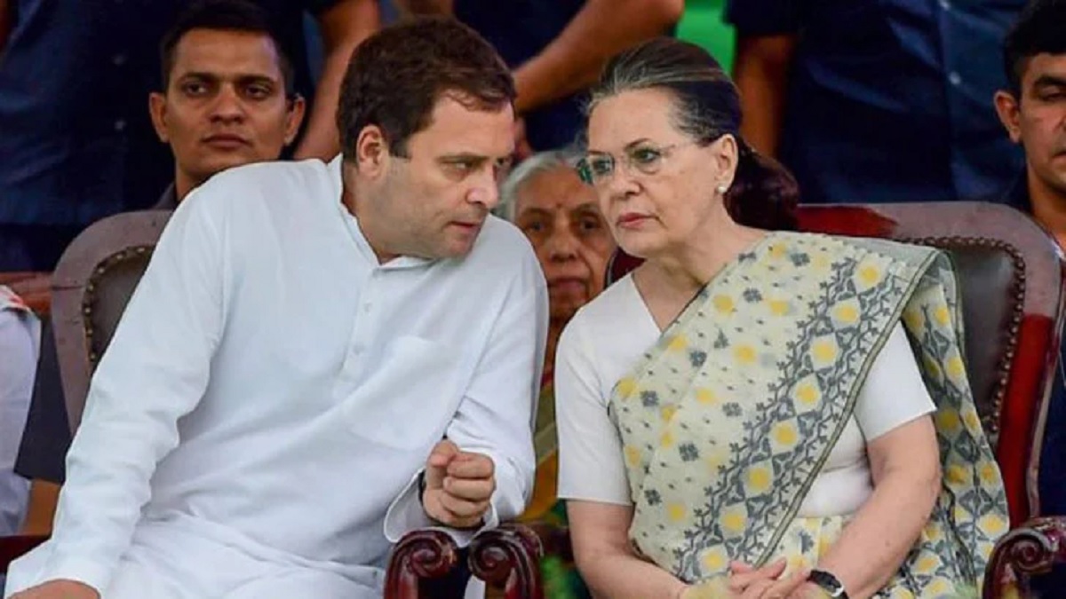 রাহুলের ইচ্ছা মেনেই কংগ্রেসকে ঢেলে সাজালেন সোনিয়া গান্ধি