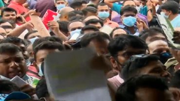 বিমান কার্যালয়ে দিনভর সৌদি প্রবাসীদের ভিড়; আজ যারা টিকিট পাননি তারা কাল নিতে পারবেন