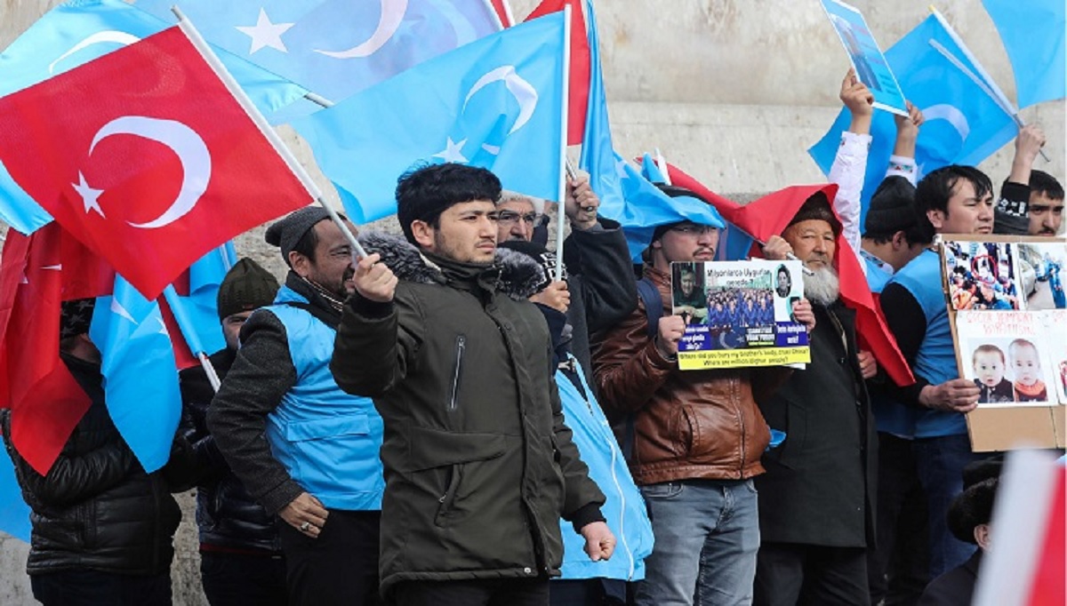 উইঘুরে মুসলিমদের ওপর নির্যাতন বন্ধের দাবিতে ১৩০ ব্রিটিশ এমপির চিঠি