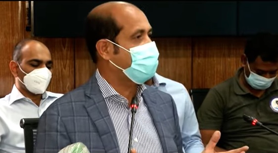 বেসরকারি হাসপাতালগুলো ডাকাতের মতো টাকা নিলেও বর্জ্য অপসারণ করে না: মেয়র আতিক