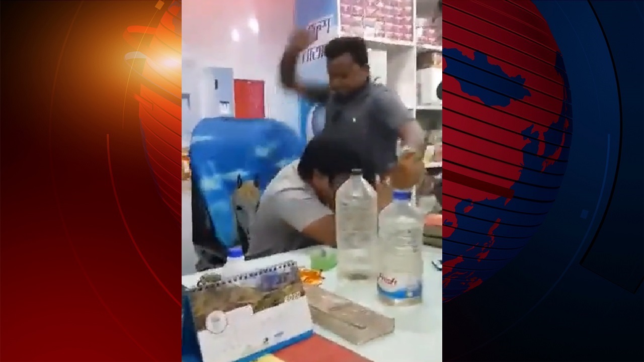 ব্যবসায়ীকে মারধরের ভিডিও ফেসবুকে, সেই ছাত্রলীগ নেতা আটক