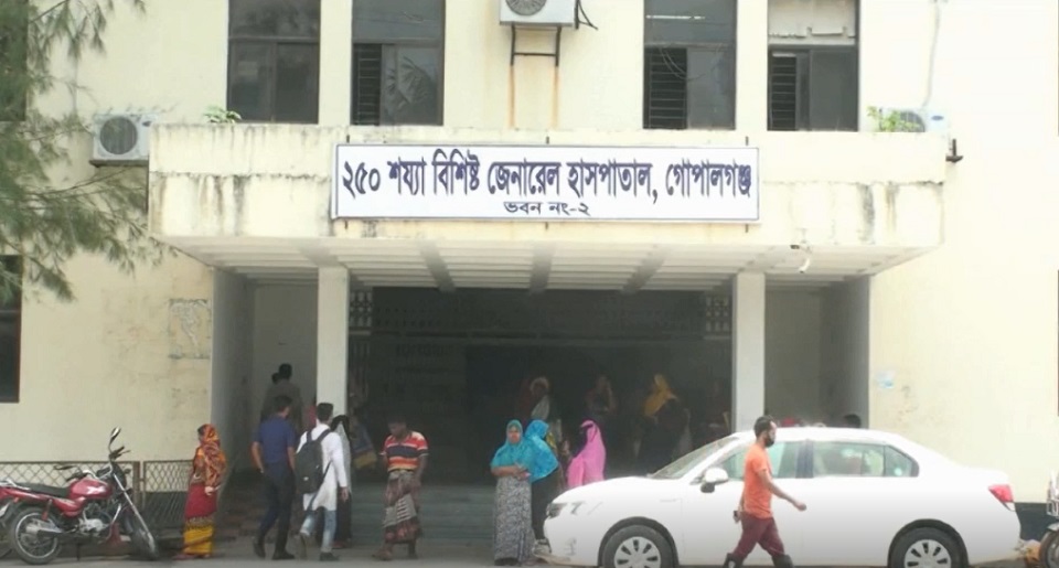 গোপালগঞ্জে স্ত্রী-সন্তানকে কুপিয়ে নিজের আত্মহত্যা