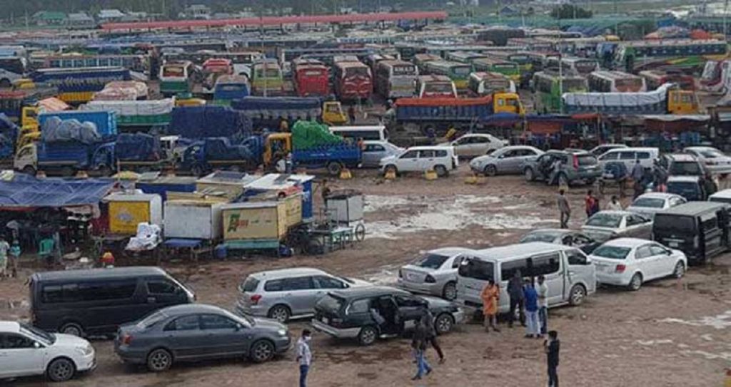 নাব্য সংকটে নয়দিন ধরে বন্ধ শিমুলিয়া-কাঁঠালবাড়ি ফেরি পারাপার