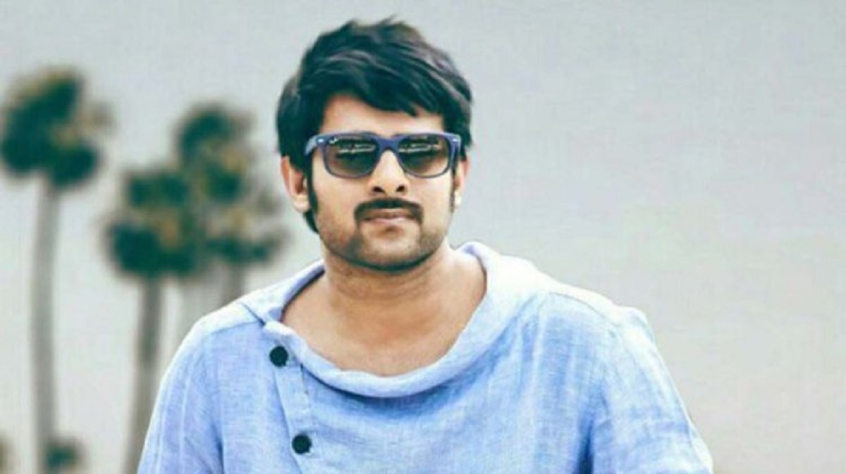 জিম প্রশিক্ষককে ৭৩ লাখ টাকা মূল্যের উপহার ‘বাহুবলী’ প্রভাসের!