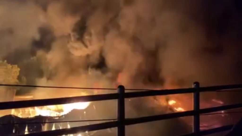 তেজগাঁওয়ে এপেক্স টায়ার কারখানায় লাগা আগুন নিয়ন্ত্রণে