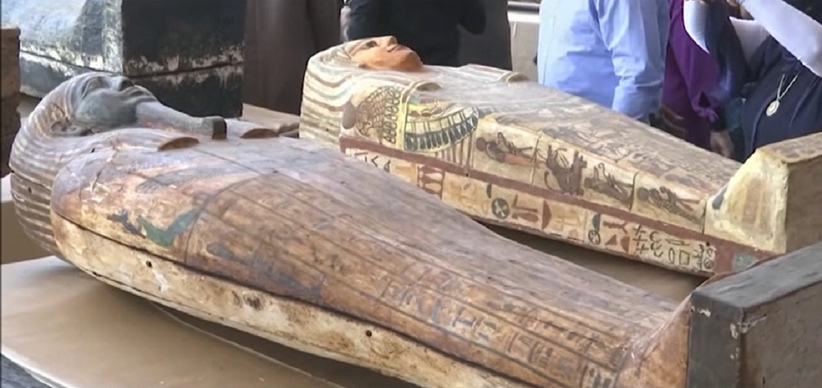 মিশরে সন্ধান মিলেছে আড়াই হাজার বছরের পুরোনো কফিন ও মমি