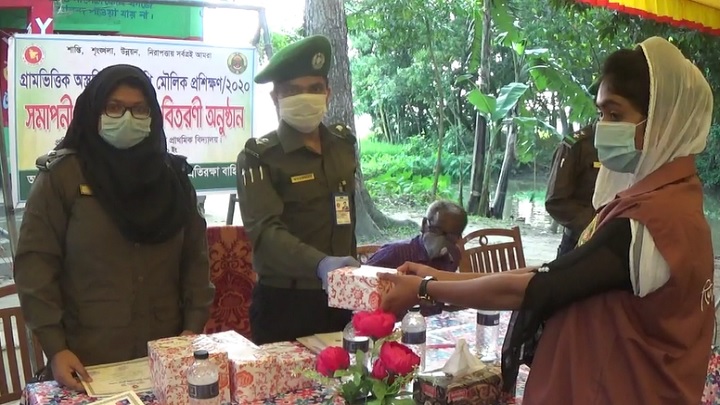 ধনবাড়ীতে আনসার ভিডিপি’র প্রশিক্ষণ সনদ বিতরণ