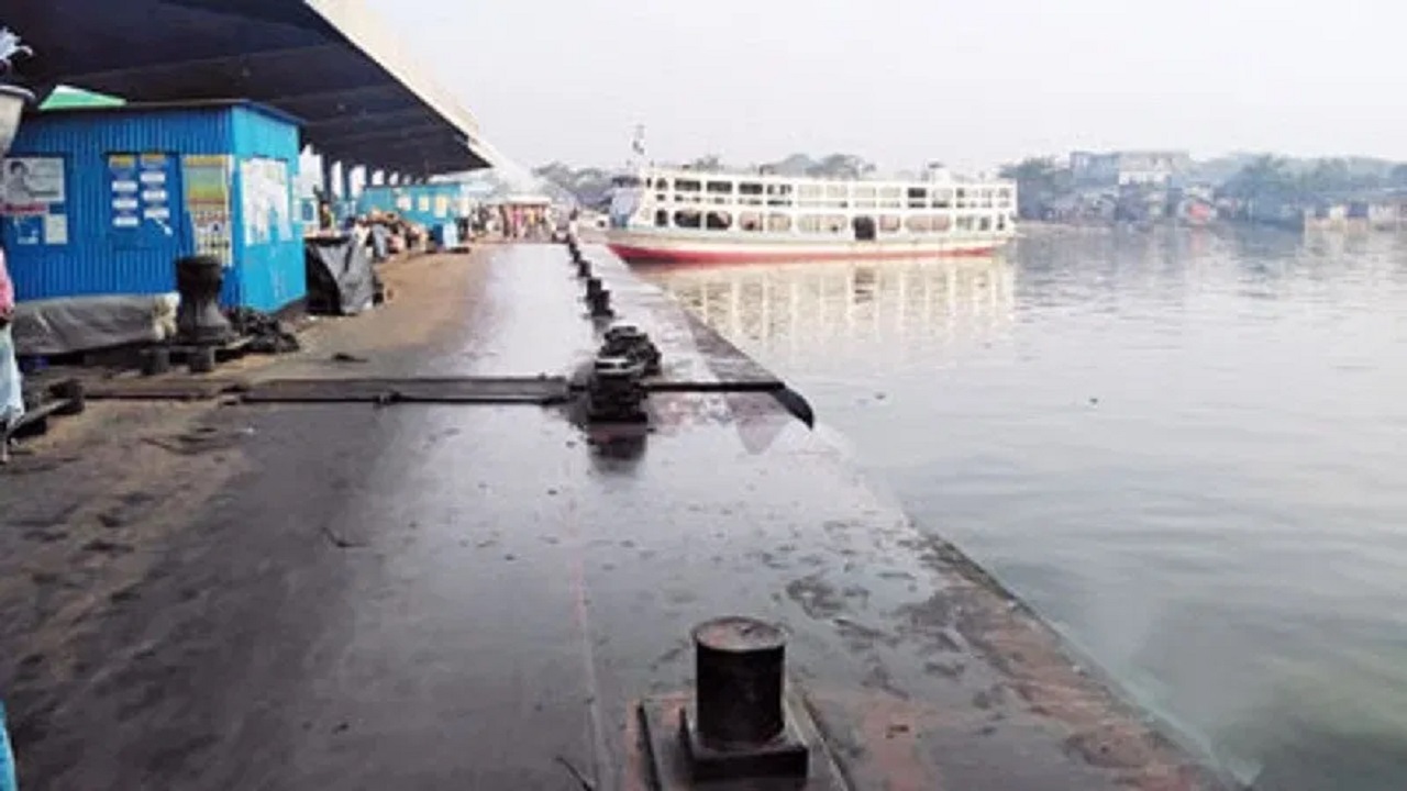 দ্বিতীয় দিনের মতো অনির্দিষ্টকালের ধর্মঘটে নৌযান শ্রমিকরা দ্বিতীয় দিনের মতো অনির্দিষ্টকালের ধর্মঘটে নৌযান শ্রমিকরা