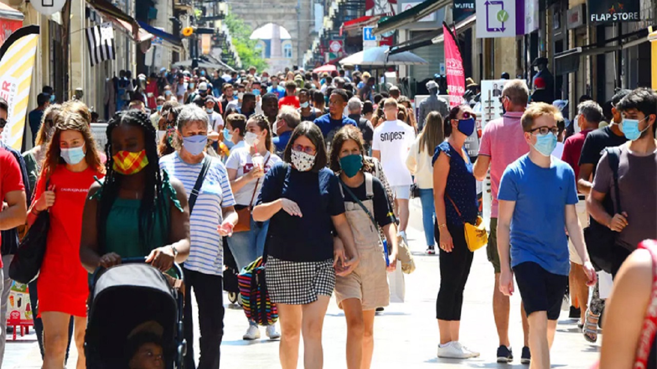 করোনা: একদিনে প্রায় ৭ হাজার মৃত্যু; রেকর্ড ৪ লাখ ৩৫ হাজার সংক্রমণ করোনা: একদিনে প্রায় ৭ হাজার মৃত্যু দেখলো বিশ্ব; একইসাথে রেকর্ড সংক্রমণ ৪ লাখ ৩৫ হাজার