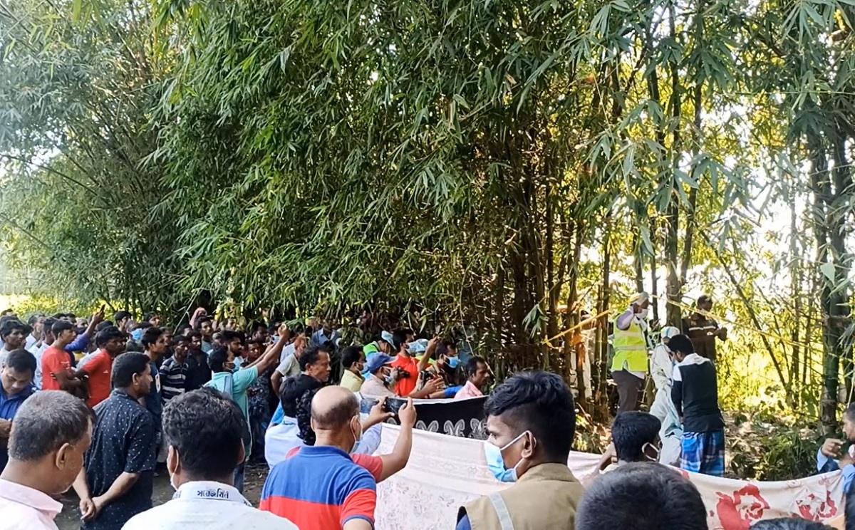 ঠাকুরগাঁওয়ে মায়ের কবরের পাশে ছেলের মৃতদেহ উদ্ধার